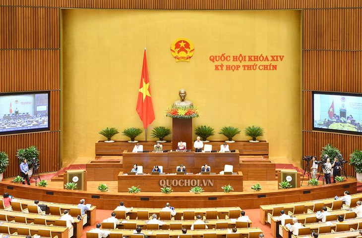 Quốc hội thảo luận trực tuyến về một số dự án Luật